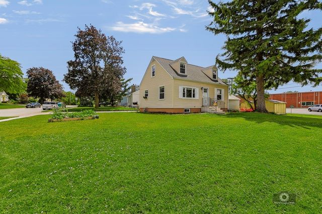 707 E 9th Street, Lockport, IL 60441