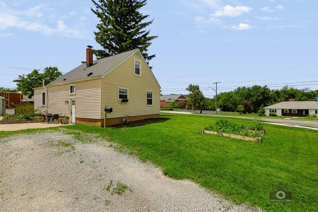707 E 9th Street, Lockport, IL 60441