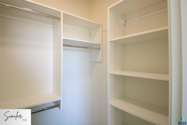 5605 W Cushman St Street, Sioux Falls, SD 57107