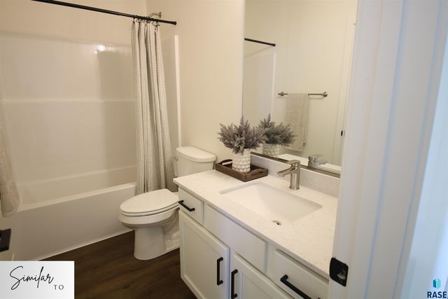 5605 W Cushman St Street, Sioux Falls, SD 57107