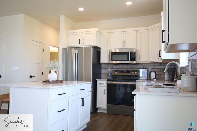 5605 W Cushman St Street, Sioux Falls, SD 57107