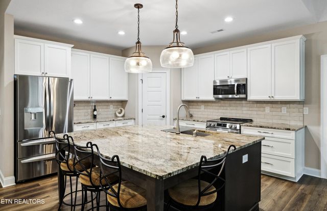 107 Chahyga Way, Loudon, TN 37774