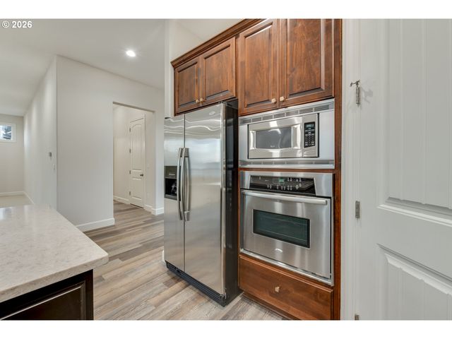 11368 Nw PUMPKIN Ct, Portland, OR 97229