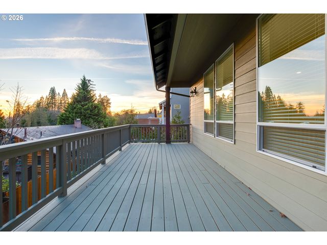 11368 Nw PUMPKIN Ct, Portland, OR 97229