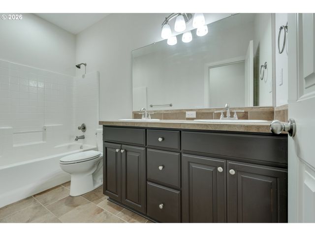 11368 Nw PUMPKIN Ct, Portland, OR 97229