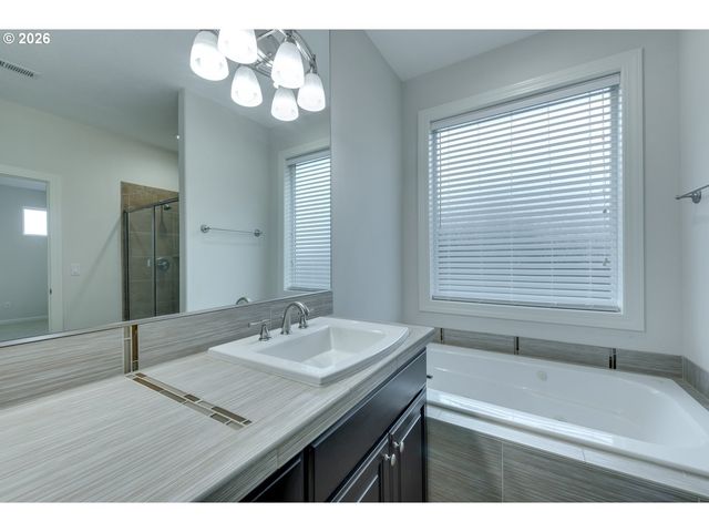11368 Nw PUMPKIN Ct, Portland, OR 97229
