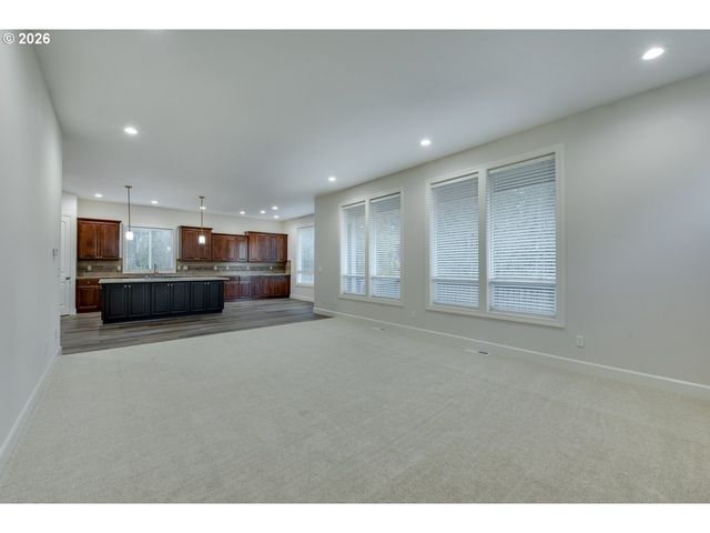 11368 Nw PUMPKIN Ct, Portland, OR 97229