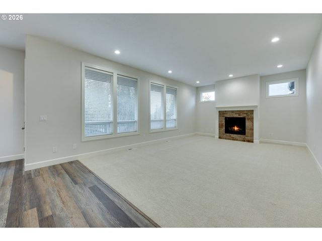 11368 Nw PUMPKIN Ct, Portland, OR 97229