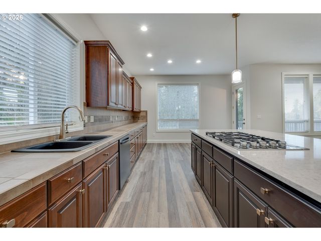 11368 Nw PUMPKIN Ct, Portland, OR 97229