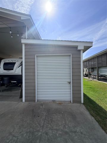 1123 Buddy Kirk Drive, Crystal Beach, TX 77650
