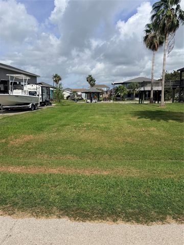 1123 Buddy Kirk Drive, Crystal Beach, TX 77650