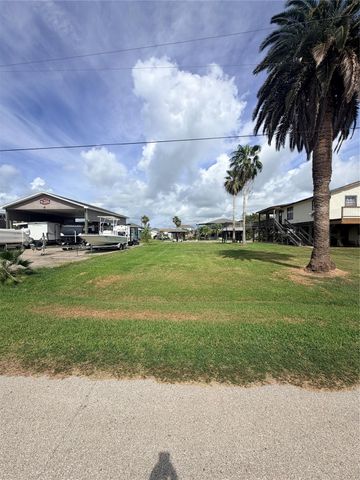1123 Buddy Kirk Drive, Crystal Beach, TX 77650