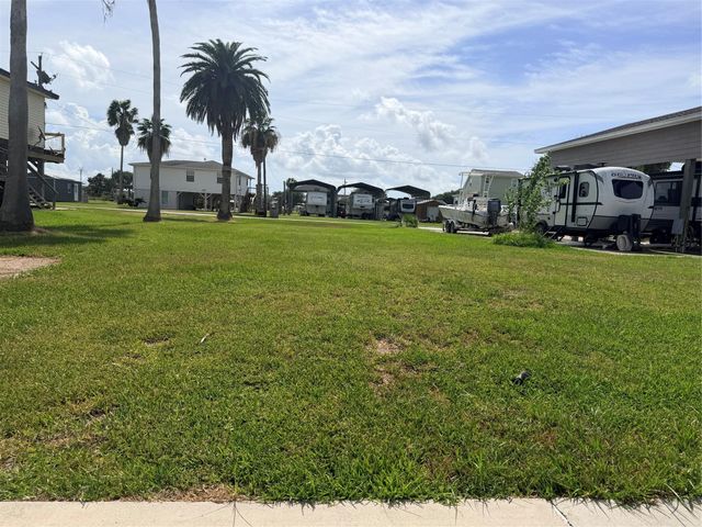 1123 Buddy Kirk Drive, Crystal Beach, TX 77650