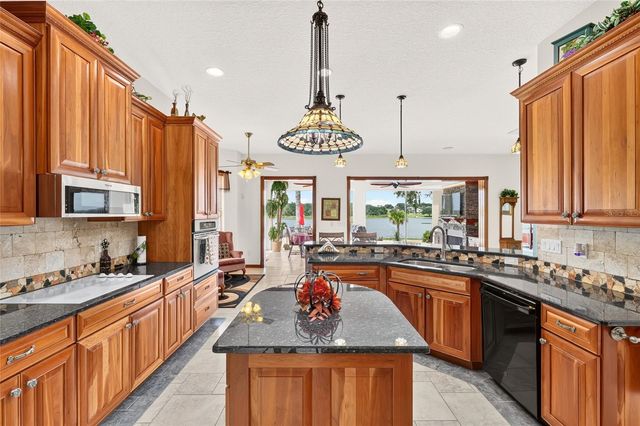 1833 SHORE LINE DRIVE, Leesburg, FL 34748