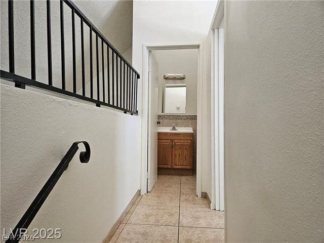 5227 Garden Lane, Las Vegas, NV 89119