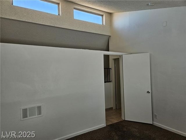 5227 Garden Lane, Las Vegas, NV 89119