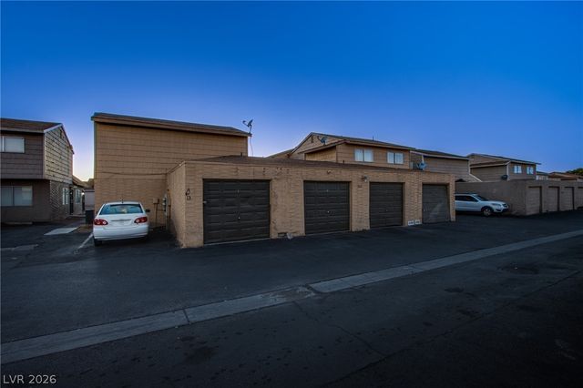 5227 Garden Lane, Las Vegas, NV 89119