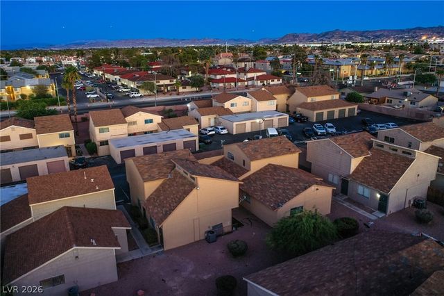 5227 Garden Lane, Las Vegas, NV 89119