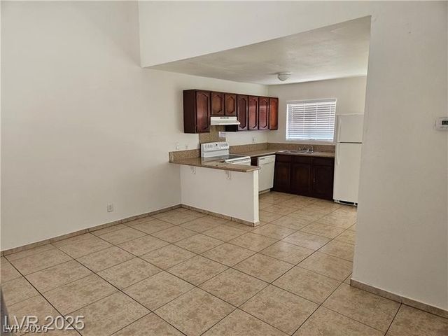 5227 Garden Lane, Las Vegas, NV 89119