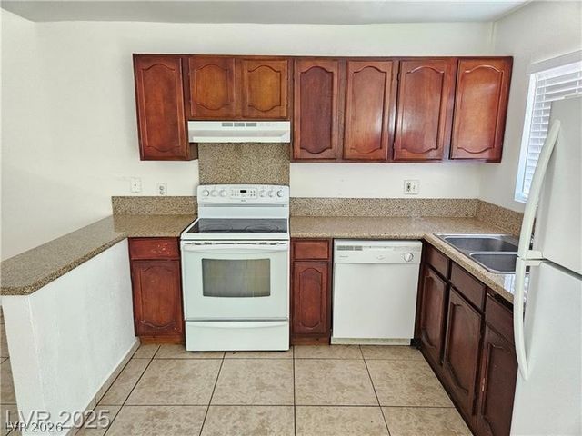 5227 Garden Lane, Las Vegas, NV 89119