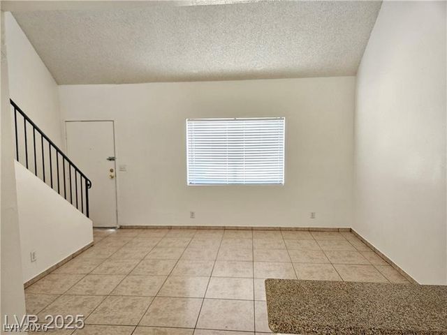 5227 Garden Lane, Las Vegas, NV 89119