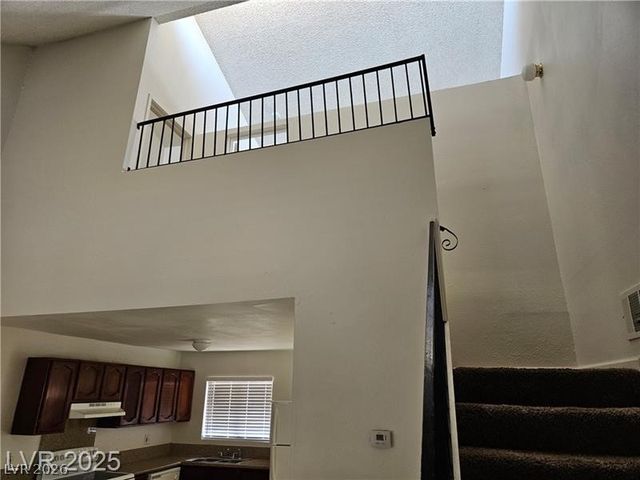 5227 Garden Lane, Las Vegas, NV 89119