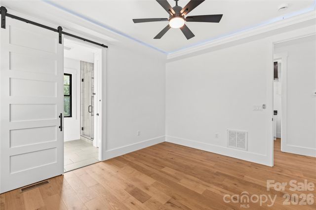 18 S Martha Kate Drive 22, Hendersonville, NC 28792