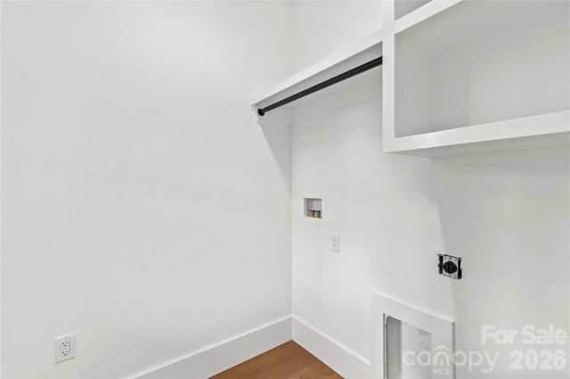 18 S Martha Kate Drive 22, Hendersonville, NC 28792