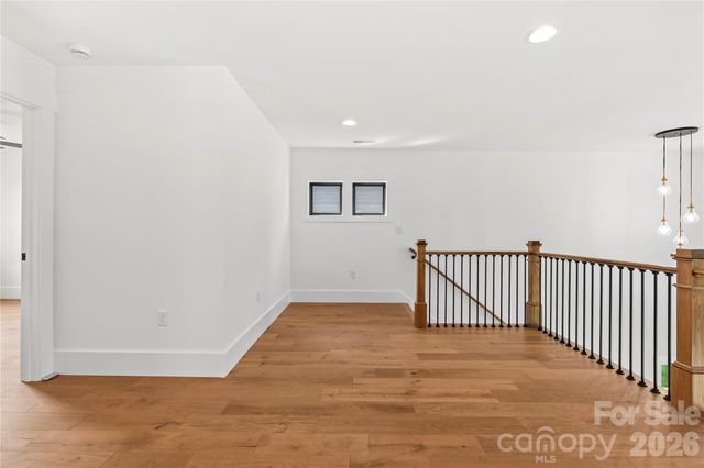 18 S Martha Kate Drive 22, Hendersonville, NC 28792