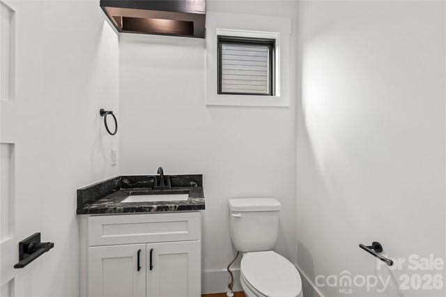 18 S Martha Kate Drive 22, Hendersonville, NC 28792