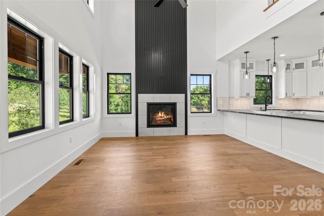 18 S Martha Kate Drive 22, Hendersonville, NC 28792