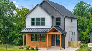 18 S Martha Kate Drive 22, Hendersonville, NC 28792