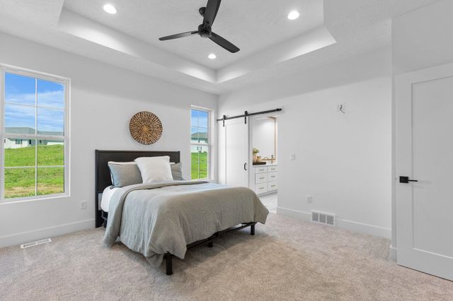 8304 Sheridan Cir Circle, Sioux Falls, SD 57110