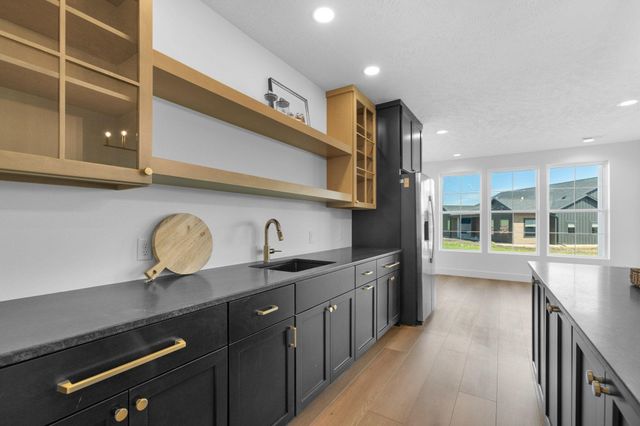 8304 Sheridan Cir Circle, Sioux Falls, SD 57110