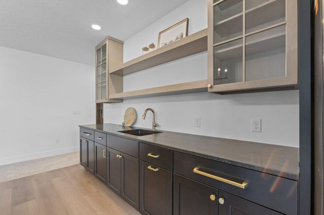 8304 Sheridan Cir Circle, Sioux Falls, SD 57110