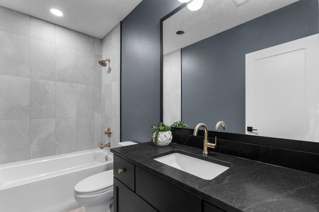 8304 Sheridan Cir Circle, Sioux Falls, SD 57110