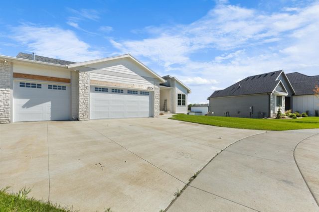 8304 Sheridan Cir Circle, Sioux Falls, SD 57110
