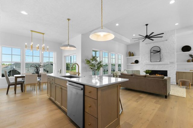 8304 Sheridan Cir Circle, Sioux Falls, SD 57110