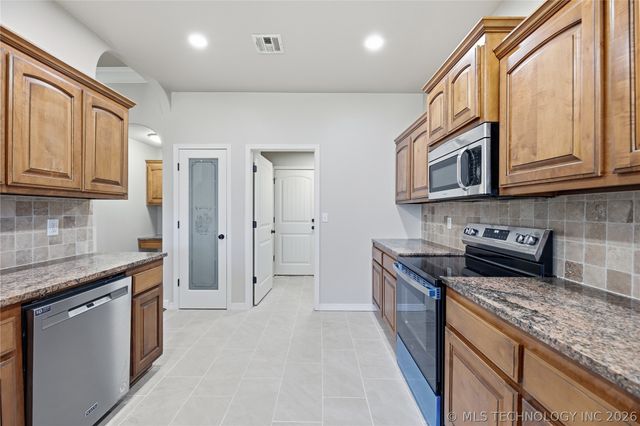 9220 N 144th East Avenue, Owasso, OK 74055