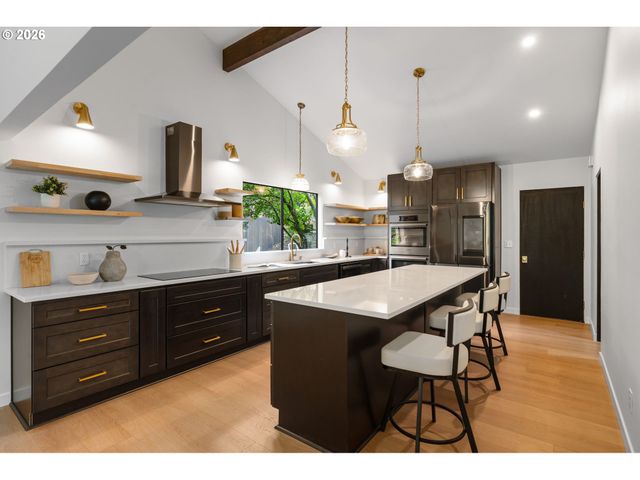 2591 OVERLOOK Dr, Lake Oswego, OR 97034