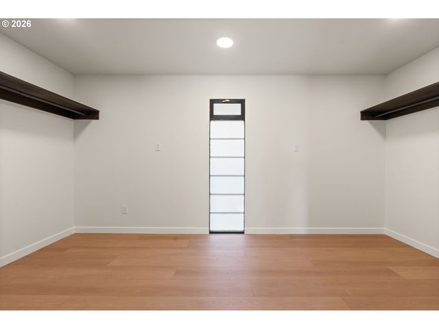 2591 OVERLOOK Dr, Lake Oswego, OR 97034