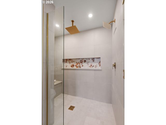 2591 OVERLOOK Dr, Lake Oswego, OR 97034