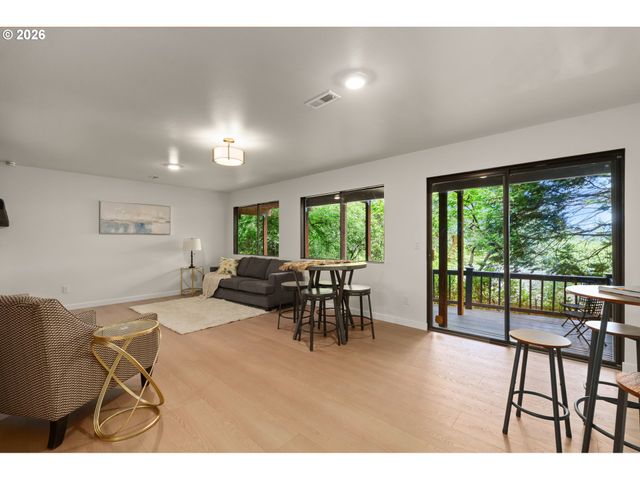 2591 OVERLOOK Dr, Lake Oswego, OR 97034
