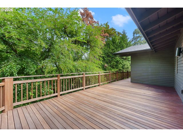 2591 OVERLOOK Dr, Lake Oswego, OR 97034