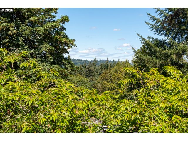 2591 OVERLOOK Dr, Lake Oswego, OR 97034