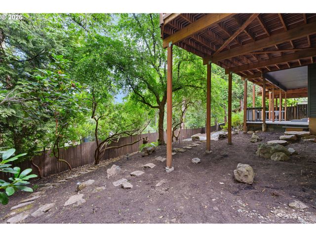 2591 OVERLOOK Dr, Lake Oswego, OR 97034