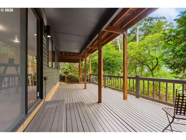 2591 OVERLOOK Dr, Lake Oswego, OR 97034