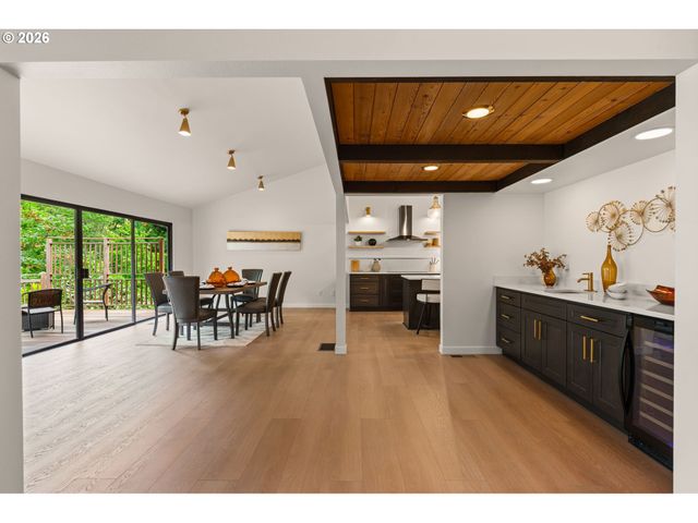 2591 OVERLOOK Dr, Lake Oswego, OR 97034