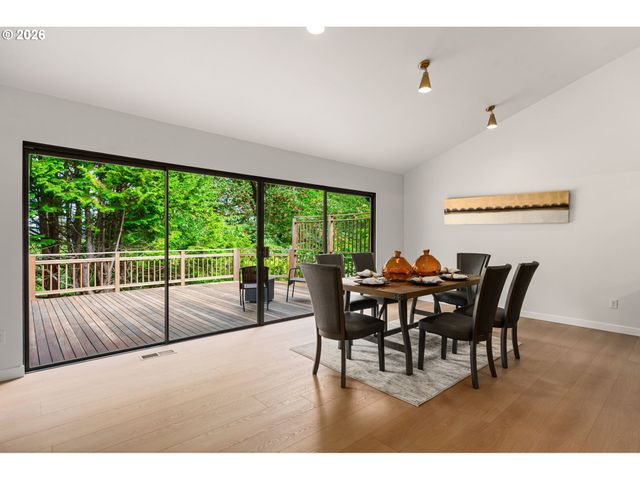 2591 OVERLOOK Dr, Lake Oswego, OR 97034