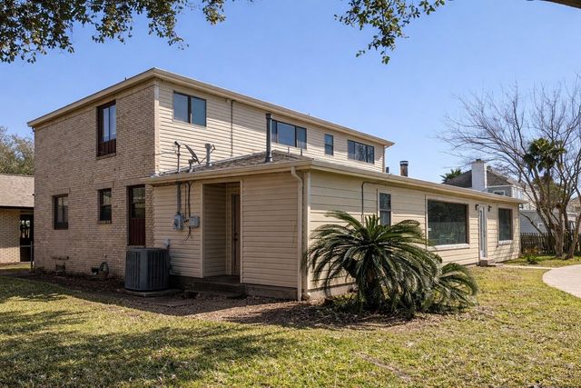 5315 Bayway Drive, Baytown, TX 77520